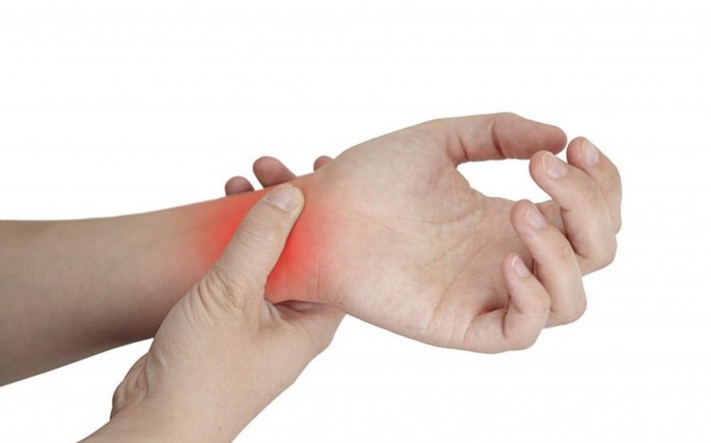 Đau cổ tay khi chơi thể thao